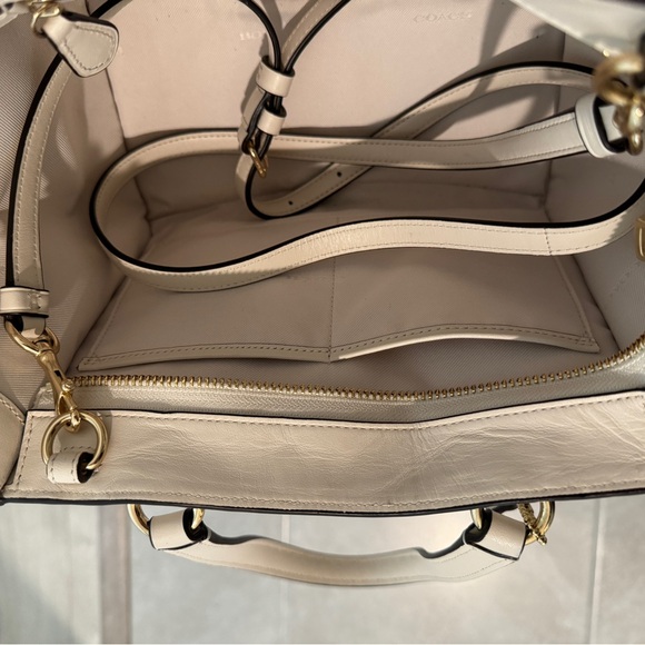 COACH Little Daisy Cream Crossbody with Strap - Picture 4 of 8